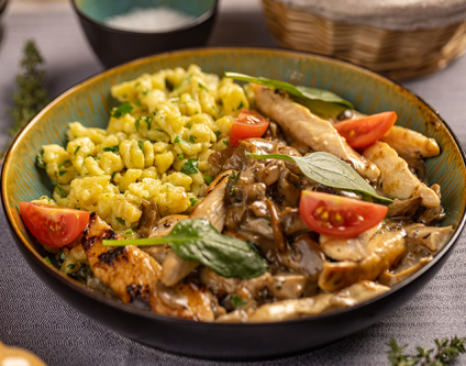 Do: Hähnchen-Rahmgeschnetzeltes mit Spätzle